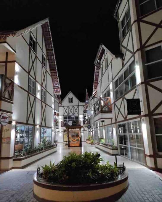 Casa Centro Com Estacionamento-500m Da Rua Do Lazer, Ideal P Casais Ou Ate 4 Pessoas Apartment *