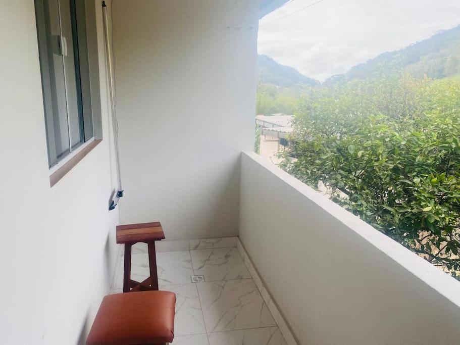 Apartment Casa Centro Com Estacionamento-500m Da Rua Do Lazer, Ideal P Casais Ou Ate 4 Pessoas